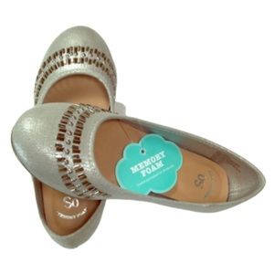 Girls 13 M ballet flats Silver NWT SO